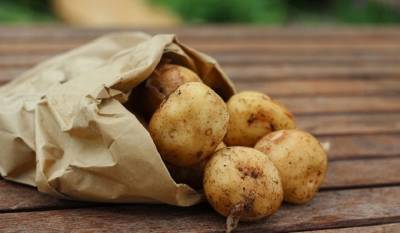Покупателей предупредили о резком росте цен на картофель - mirnov.ru