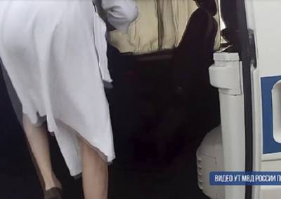 Пьяный москвич пришел в аэропорт в домашнем халате и не попал на рейс - province.ru - Россия - Омск