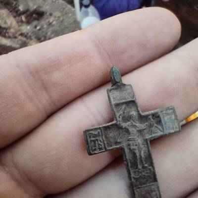 Крест с изображением святого найден во рву Арзамасской крепости - vgoroden.ru - Киев - Смоленск - Нижегородская обл. - Рязань - Тверская обл.