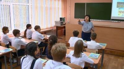 Александр Воронков - В Пензенской области почти 5 000 школьников учатся во вторую смену - penzainform.ru - Пензенская обл.