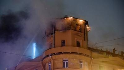 В Петербурге продолжается ликвидация последствий пожара на набережной Карповки - dp.ru - Санкт-Петербург