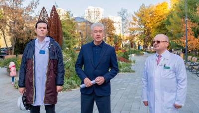 Собянин осмотрел итоги благоустройства детской больницы имени Сперанского - tvc.ru - Москва