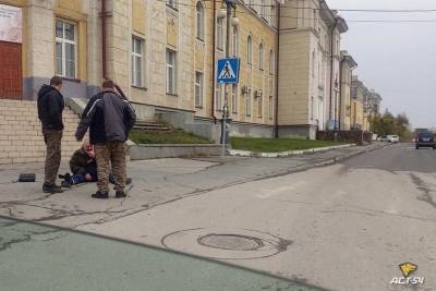 Новосибирский таксист объяснил, зачем проехался по ногам пассажира - sib.fm - Новосибирск