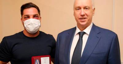 Александр Бастрыкин - Роман Ковалев - Бастрыкин наградил избитого дагестанцами в московском метро пассажира - moslenta.ru - Россия