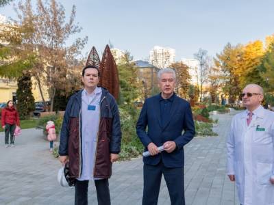 Сергей Собянин - Мэр Москве Сергей Собянин осмотрел благоустройство территории больницы имени Сперанского - rosbalt.ru - Москва
