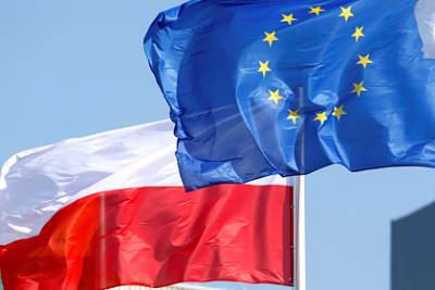 Евросоюзу предсказали поражение в конфликте с Польшей - lenta.ru - Польша - Варшава