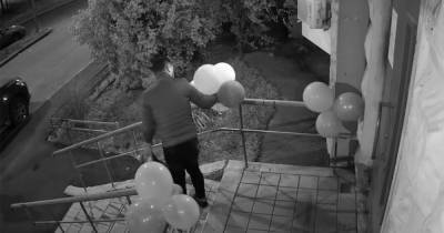 Пара украла воздушные шары с праздника в Москве и возмутила россиян - moslenta.ru - Москва - с. Видео