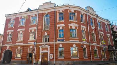 Фасаду дома 1910 года в Гагаринском переулке вернули первоначальный облик - vm.ru - Москва