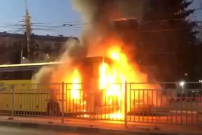 В Ярославле сгорел туристический автобус - yar.mk.ru - Ярославль