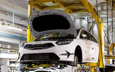 Kia Ceed - Скоро в продаже: обновленный Kia Ceed встал на конвейер - zr.ru - Россия - Калининград