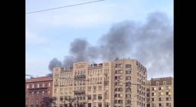 Сильный пожар пылает в жилом доме в центре Киева: клубы дыма и языки пламени видны издалека - politeka.net - Украина - Киев - район Шевченковский