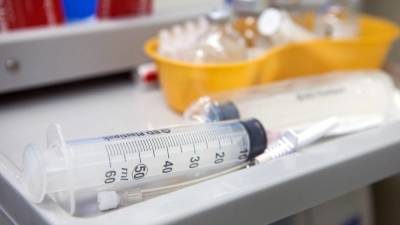 Власти Подмосковья одобрили обязательную вакцинацию для работников сферы услуг - inforeactor.ru - Московская обл.