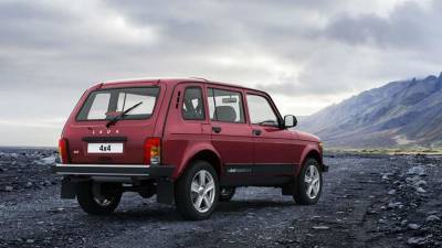 «АвтоВАЗ» снимет с производства пятидверную Lada Niva Legend - iz.ru - Израиль
