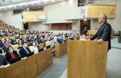 Вячеслав Володин - Депутатов, не сделавших прививку от COVID-19, все равно будут пускать в Госдуму - znak.com