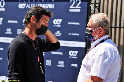 Льюис Хэмилтон - Максим Ферстаппен - Марк Уэббер - Уэббер: В Red Bull должны отреагировать на темп Mercedes - f1news.ru - Турция