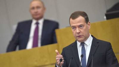Владимир Зеленский - Владимир Путин - Дмитрий Медведев - Виктор Медведчук - Ангела Меркель - Эмманюэль Макрон - Кремлевский «бенефис»: что и кому хотел донести Медведев в своей статье об Украине - lenta.ua - Украина - Германия - Франция - Париж - Берлин