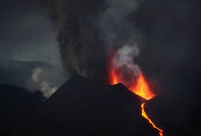 Извержение вулкана на Ла-Пальме: жителям острова разрешили выходить на улицу - unn.com.ua - Украина - Киев - Испания