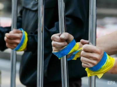 Владимир Зеленский - РФ должна освободить всех незаконно удерживаемых украинцев – заявление ЕС - gordonua.com - Россия - Украина - Крым - Луганская обл. - Донбасс - Донецкая обл.