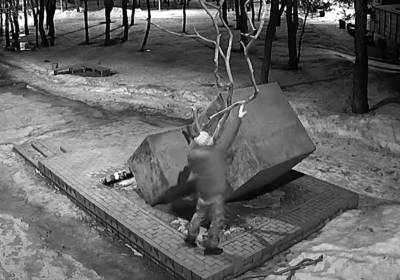 Ветеран Чеченской войны сломал мемориал боевым товарищам в Тамбовской области - bloknot.ru - респ. Чечня - Афганистан - Тамбовская обл. - Котовск