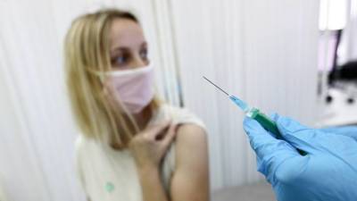 Иван Соловьев - Юрист рассказал, что делать людям с противопоказаниями к вакцинации - vm.ru - Россия