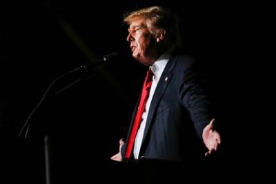 Дональд Трамп - Трамп заявил о становлении США посмешищем - lenta.ru - Россия - США