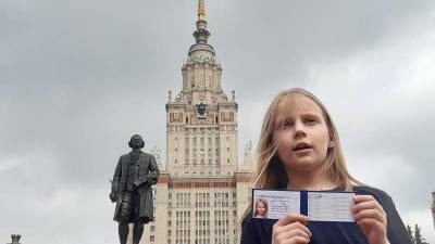 Евгений Тепляков - Алиса Теплякова - Отец девятилетней студентки МГУ рассказал о травле семьи - iz.ru - Москва - Израиль