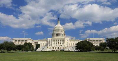 Митч Макконнелл - Джо Байден - Конгресс США одобрил повышение потолка госдолга страны - ren.tv - США
