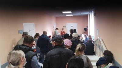 Ковидные очереди добрались до районных воронежских поликлиник - vestivrn.ru - Воронеж - Борисоглебск