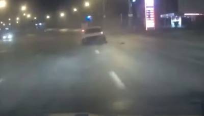 В Удмуртии пьяный водитель устроил ДТП и врезался в ограждение (ВИДЕО) - gorodglazov.com - респ. Удмуртия - Ижевск