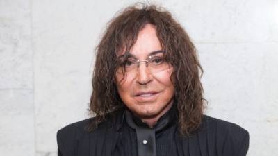 Игорь Крутой - Александр Серов - Валерий Леонтьев - Валерий Леонтьев лечится от коронавируса в одной больнице с Александром Серовым - 5-tv.ru