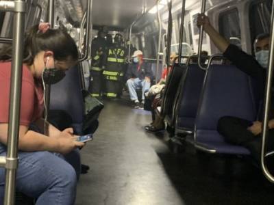 В Вашингтоне вагон метро сошел с рельсов: люди сидели в темноте более часа - unn.com.ua - США - Украина - Киев - Вашингтон
