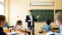 Виктор Ляшко - Невакцинированных учителей начнут отстранять от работы без сохранения зарплаты - vlasti.net - Украина