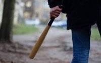 В центре Киева мужчина избил битой женщину с ребенком - vlasti.net - Киев