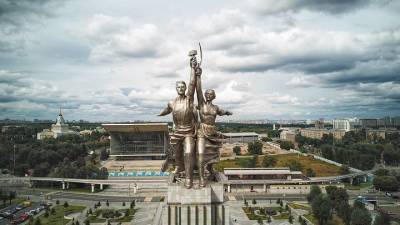 Выставка «Гений в юбке и ее эпоха» откроется на ВДНХ - vm.ru - Россия