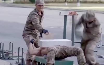 Ким Ченын - Ким Чен Ын - Военные КНДР показали, как ломают головой бетон - korrespondent.net - Украина - КНДР - Пхеньян