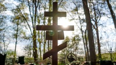 Какие фото на кладбище могут притянуть беды и болезни: «Портал — ловушка» - 5-tv.ru