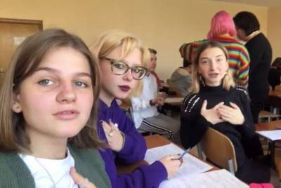 Степан Бандер - Школьники запустили в TikTok флешмоб с песней о Бандере и затравили учительницу (видео) - sharij.net - Киев - Україна