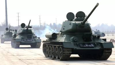 Военные ЗВО провели манёвры на танках Т-34 в Подмосковье - russian.rt.com - Москва - Московская обл. - Приморье край