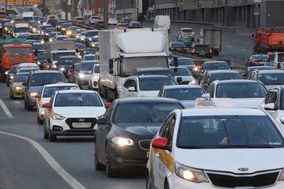 Автоэксперт сообщил, насколько подорожают машины в России - vm.ru - Россия