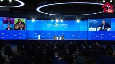 Владимир Путин - Эльвира Набиуллина - Путин рассказал, что во вторник обсуждал финансовую политику с главой ЦБ РФ - smartmoney.one - Россия
