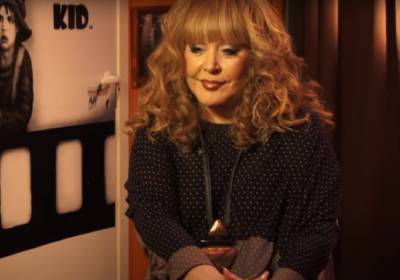 Алла Пугачева - "Шухер" на голове и лицо, как печеное яблоко: Аллу Пугачеву разнесли в Сети за неудачный снимок – "Домовенок Кузя" - ukrainianwall.com - Украина