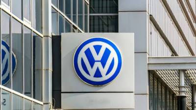 Volkswagen показала прототип беспилотной машины скорой помощи - mir24.tv - США