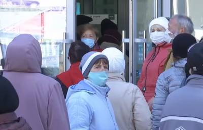 Главное за 13 октября:повышение минимальной пенсии,ужесточение карантина в Украине,школьники уйдут на каникулы раньше,"ПриватБанк" закрывает отделения - ukrainianwall.com - Украина