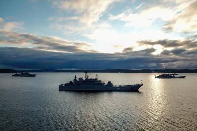 Корабль ВМС Украины получил повреждения в Черном море из-за непогоды - vm.ru - Украина - Черное Море