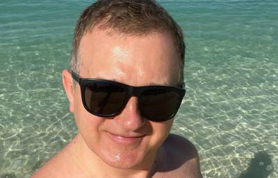 Юрий Горбунов - Екатерина Осадчая - Горбунов в шортах с необычной надписью похвастался отдыхом на море: «Чтоб не потерялся» - sport.politeka.net - Украина
