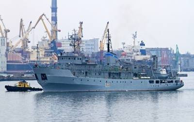В Черном море спасли терпящий крушение корабль ВМФ Украины - korrespondent.net - Украина