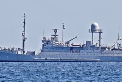 Судно ВМС Украины получило повреждения из-за непогоды в Черном море - lenta.ru - Украина