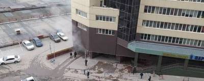 На подземной парковке в Новосибирске кипятком затопило шесть машин - runews24.ru - Новосибирск