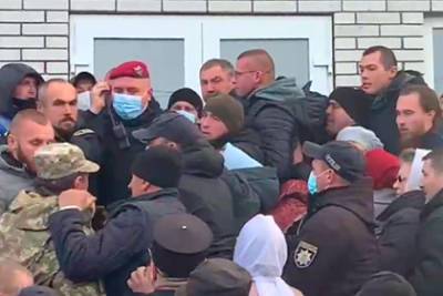 На Украине православные верующие не поделили церковь - lenta.ru - Украина - Винницкая обл.