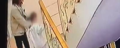Бывшая гостья отеля в Нур-Султане отобрала телефон администратора у ее двухлетней дочки - runews24.ru